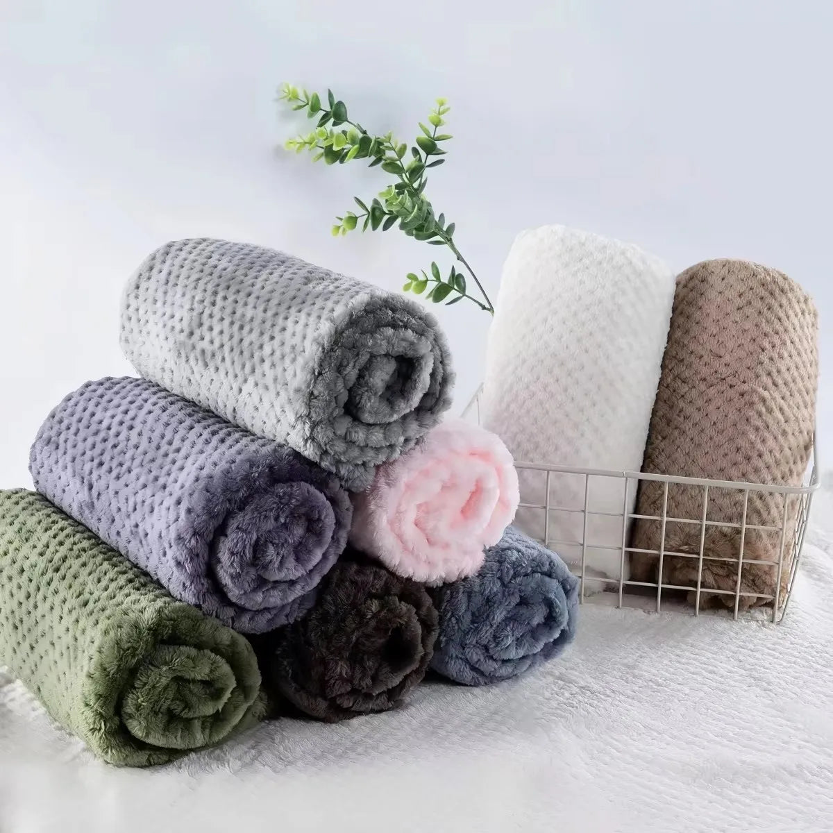 Soft Plaid Pet Blanket for Small Medium Dogs Cats Warm Breathable Pet Mat Bed Cover Washable Dog Blanket 70x100cm Soft Fleece Pe